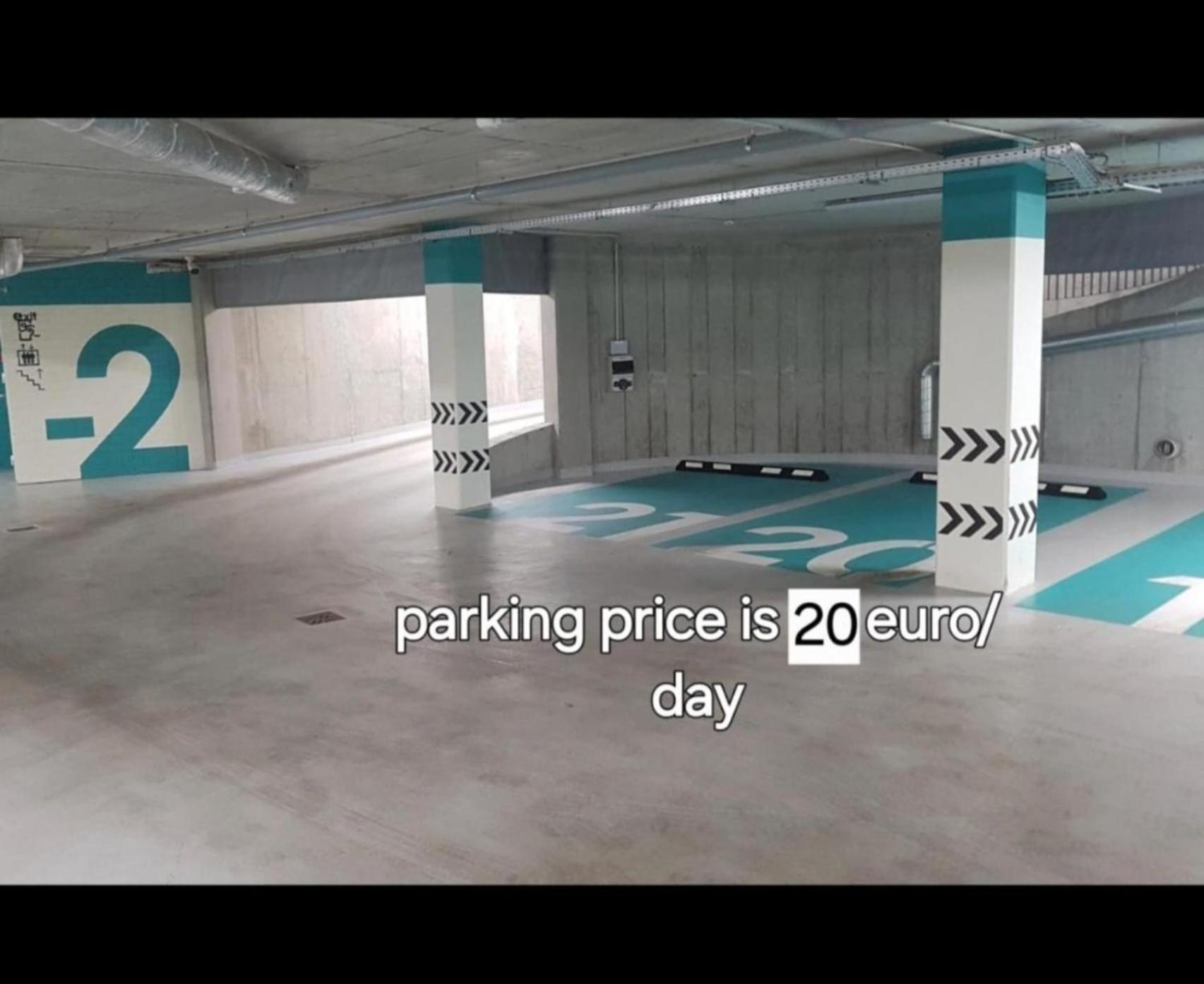 Happy Inn Emporia, Self Chek-In, Parking In The Underground Garage VNO Exterior photo